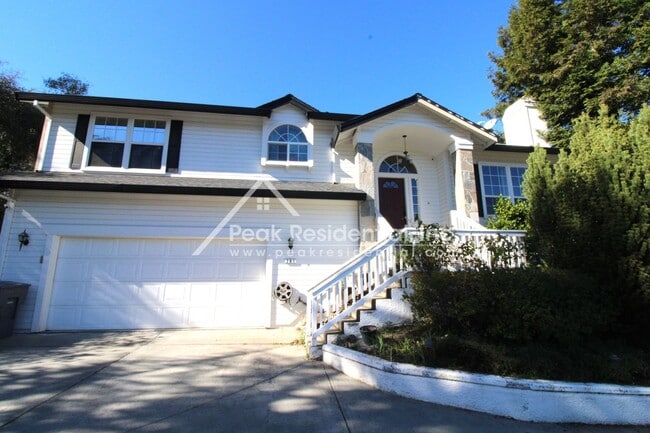 201 Swenson Ct in Auburn, CA - Foto de edificio - Building Photo
