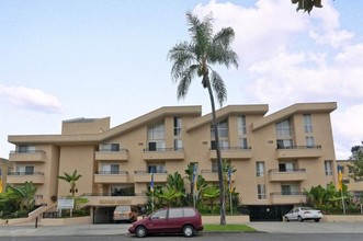 Harvard Embassy Towers in Los Angeles, CA - Building Photo - Building Photo