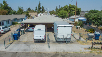 4521 E White Ave in Fresno, CA - Building Photo - Building Photo