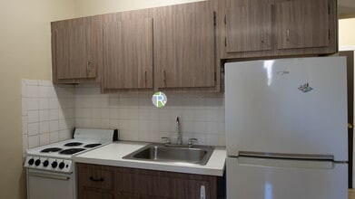 1132 Commonwealth Ave in Boston, MA - Building Photo - Building Photo