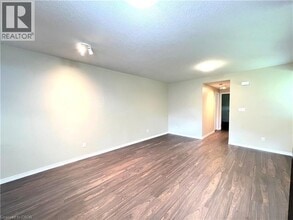 931 Glasgow St in Kitchener, ON - Building Photo - Building Photo