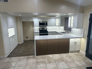 1126 N Palm St in Visalia, CA - Building Photo - Building Photo