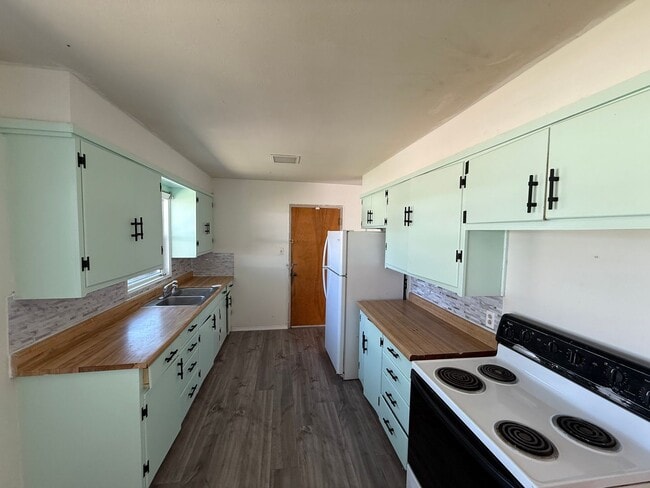 509 W Plains Ave in Clovis, NM - Building Photo - Building Photo