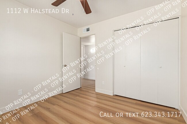 1112 W Halstead Dr in Phoenix, AZ - Building Photo - Building Photo