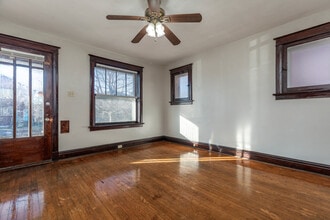 3905 Dunnica Ave, Unit 3905A in St. Louis, MO - Foto de edificio - Building Photo