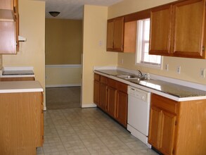 1205 Sunday Ln in Jonesboro, GA - Foto de edificio - Building Photo