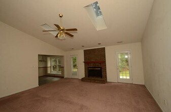 203 S Carlisle Ct in Jacksonville, NC - Building Photo - Building Photo