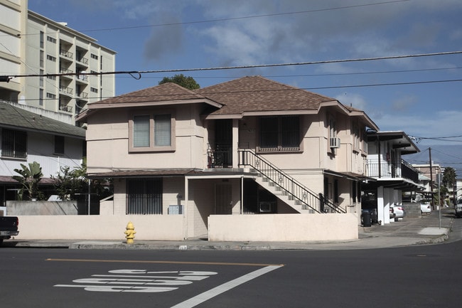 2202 Fern St in Honolulu, HI - Building Photo - Building Photo