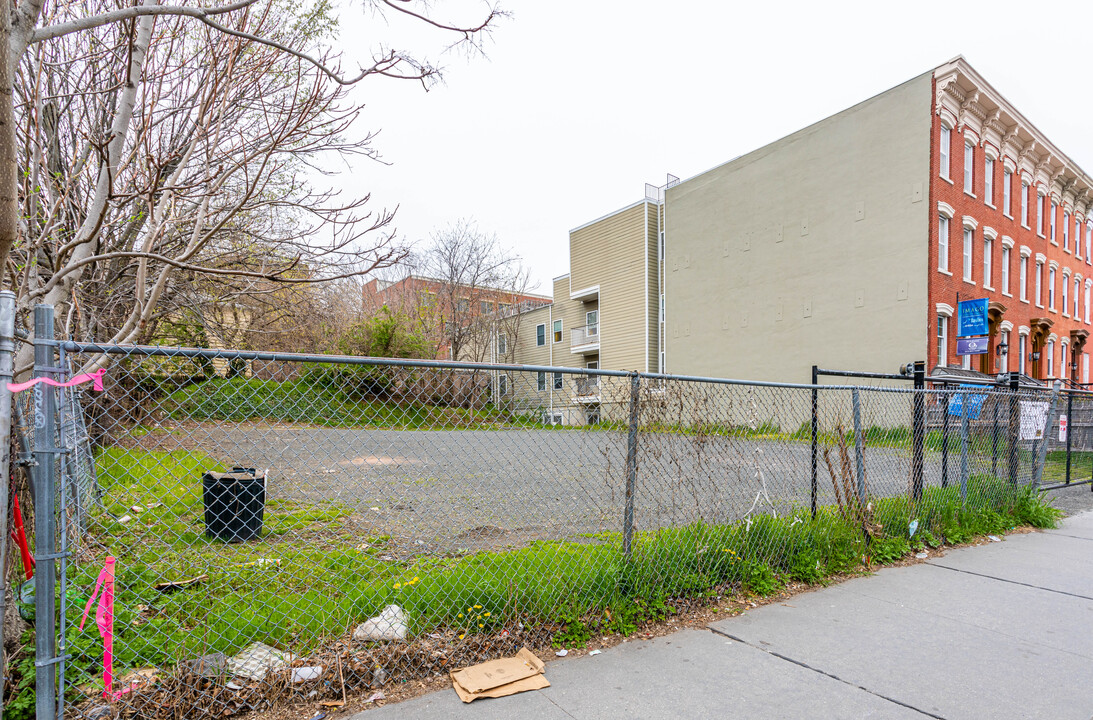 Bergen Flats in Jersey City, NJ - Building Photo