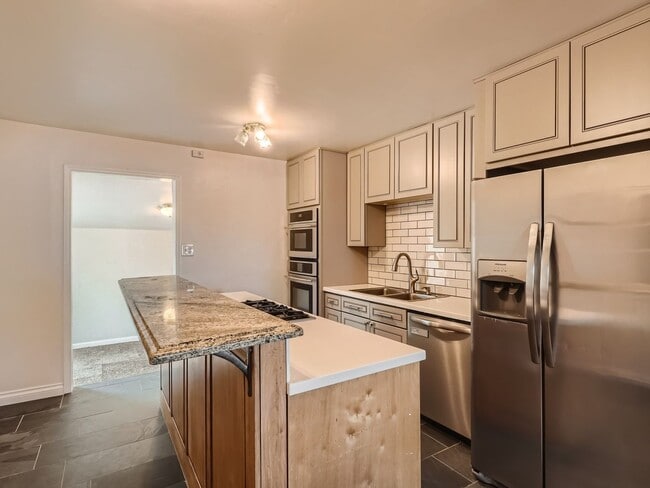 property at 2241 S Linley Ct