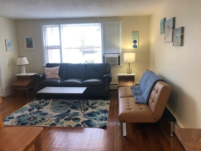 38 Howard St, Unit 2 in Newport, RI - Building Photo - Building Photo