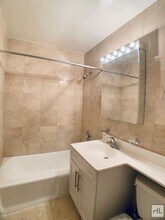 EAST 49 STREET in New York, NY - Foto de edificio - Building Photo