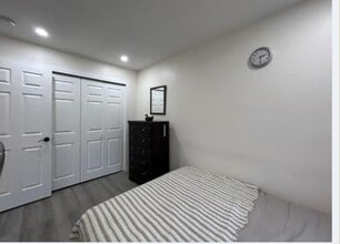 16 Shaw Cl in Red Deer, AB - Building Photo - Building Photo