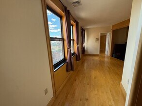 42 Beach St, Unit 9D in Boston, MA - Foto de edificio - Building Photo