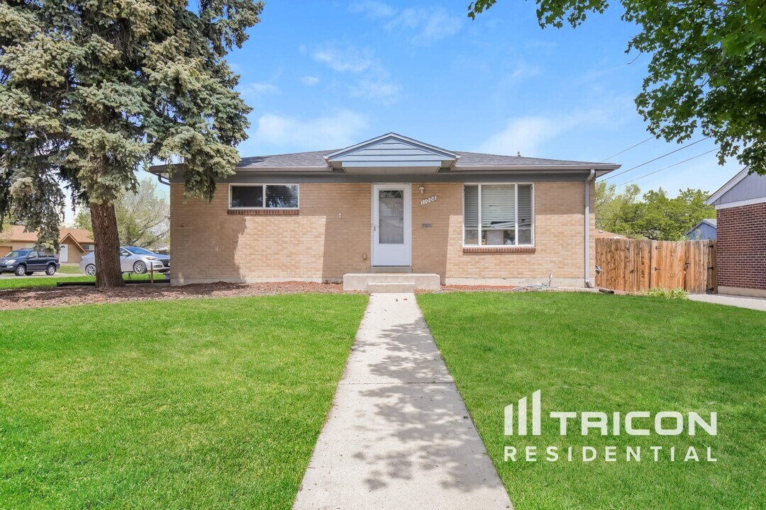 11008 Pearl Cir in Northglenn, CO - Building Photo