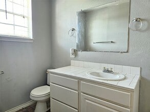 705 Harris Ave in Kemah, TX - Building Photo - Building Photo