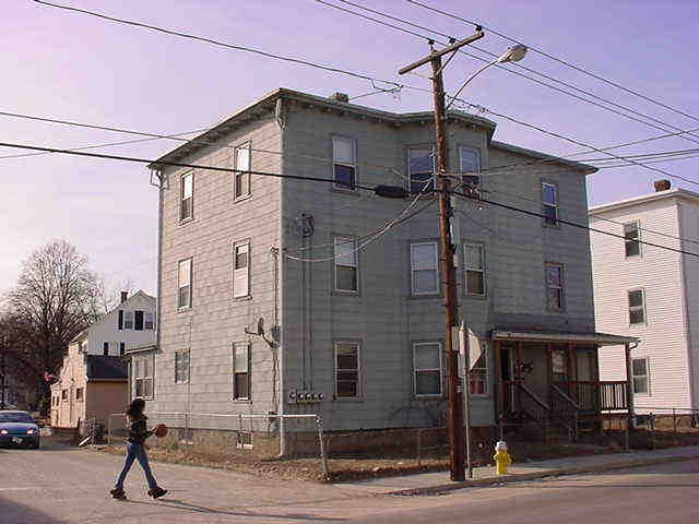 245 Mechanic St in Southbridge, MA - Foto de edificio