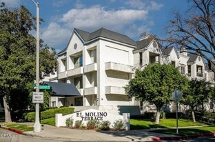 300 N El Molino Ave in Pasadena, CA - Building Photo