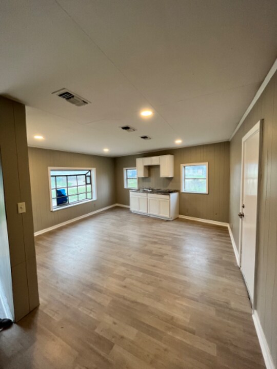 2430 McKee Dr in Orange, TX - Building Photo