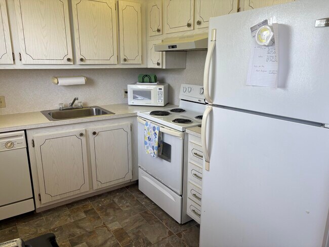 112 Preston Way in Boca Raton, FL - Building Photo - Building Photo