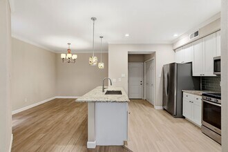 12625 Memorial Dr in Houston, TX - Foto de edificio - Building Photo