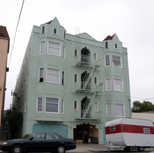 Chestnut Apartments in Berkeley, CA - Building Photo - Building Photo