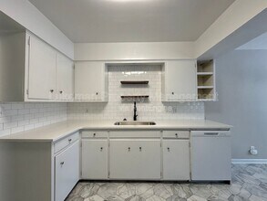 3009 W Michigan Ave in Kalamazoo, MI - Building Photo - Building Photo