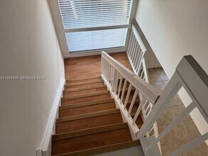 1800 Bayberry Dr in Pembroke Pines, FL - Foto de edificio - Building Photo