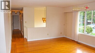 733 16th St E in North Vancouver, BC - Building Photo - Building Photo