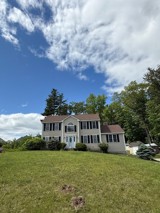46 Tsienneto Rd in Derry, NH - Building Photo - Building Photo