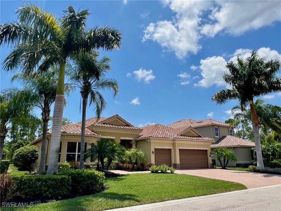 13435 Irsina Dr in Estero, FL - Building Photo