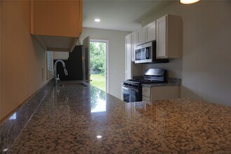 3321 Sampson St in Houston, TX - Building Photo - Building Photo