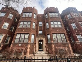 8123 S Maryland Ave in Chicago, IL - Building Photo