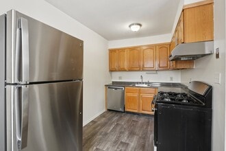 Hillcrest Apartments in Trenton, NJ - Building Photo - Building Photo