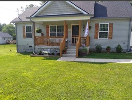 247 Boyette Ave in Lewisburg, TN - Building Photo
