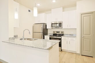 Woodview in Cedar Creek, TX - Building Photo - Interior Photo
