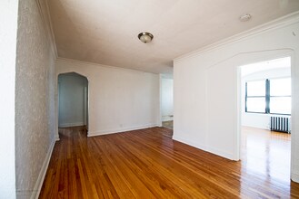 8951 S Ada St Chicago, IL 60620 in Chicago, IL - Foto de edificio - Building Photo