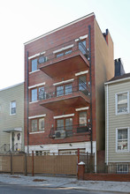 149 Newell St in Brooklyn, NY - Building Photo - Primary Photo