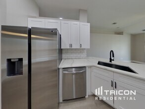 11217 Summer Star Dr in Riverview, FL - Building Photo - Building Photo