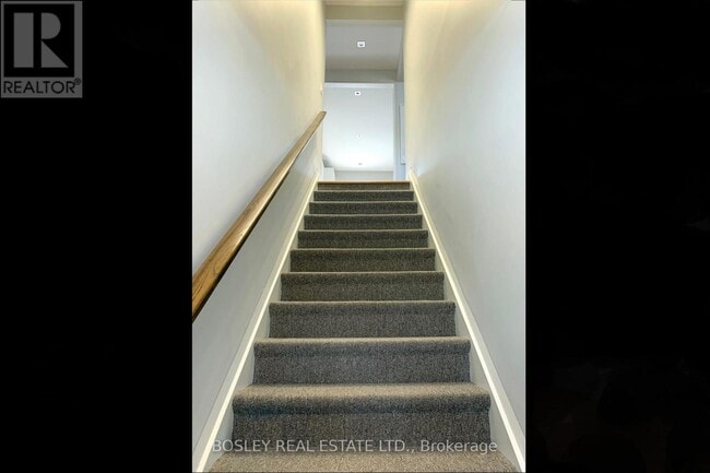 9 Indian Valley Crescent in Toronto, ON - Building Photo - Building Photo