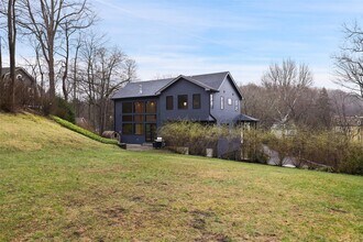 18 Hillside Ave in Katonah, NY - Building Photo - Building Photo