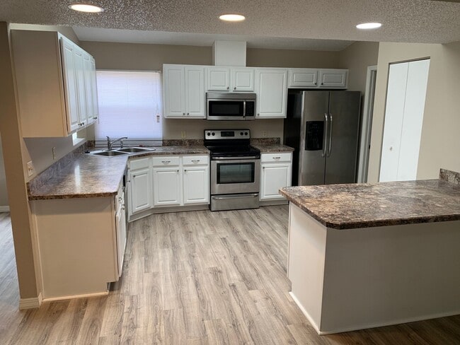 10320 Fordham St in Spring Hill, FL - Building Photo - Building Photo