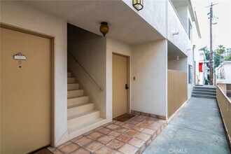 1122 9th St, Unit 4 in Santa Monica, CA - Foto de edificio - Building Photo