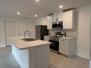 8855 101st Ct in Vero Beach, FL - Foto de edificio - Building Photo