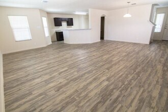 8715 Tesoro Hills in San Antonio, TX - Building Photo - Building Photo