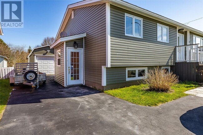8 Donovan St in Mt Pearl, NL - Building Photo - Building Photo