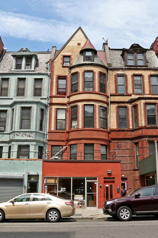 717 Saint Nicholas Ave in New York, NY - Foto de edificio - Building Photo