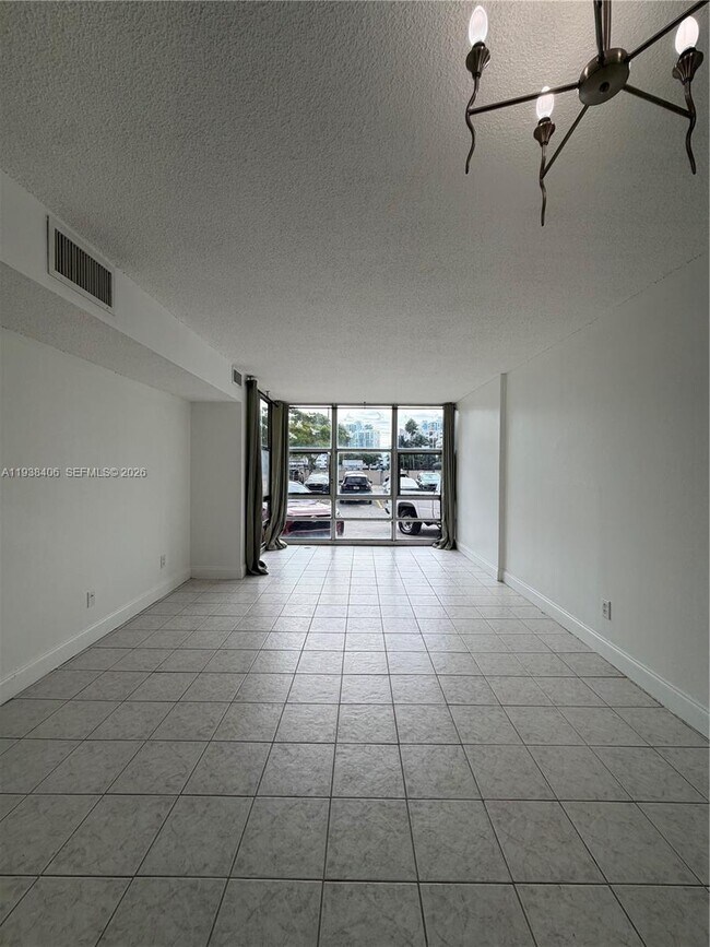 200 172nd St in Sunny Isles Beach, FL - Building Photo - Building Photo