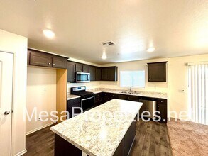 14173 Mustang Cir in Adelanto, CA - Building Photo - Building Photo