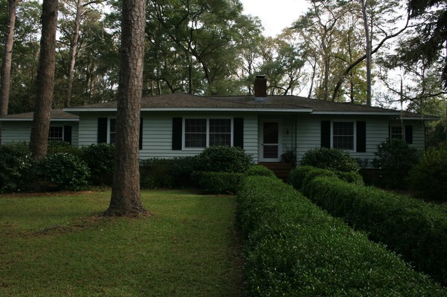 5701 Thomasville Rd in Tallahassee, FL - Building Photo - Primary Photo